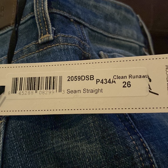 NWT Parker Smith fabulous distressed jeans. So great and classy. - Picture 13 of 15